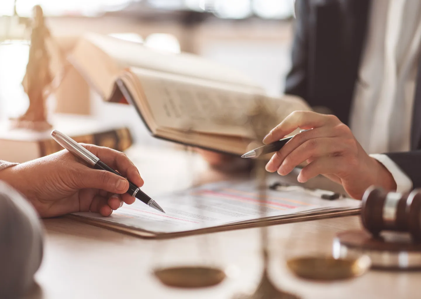 Mediation and Arbitration Lawyers in Calgary